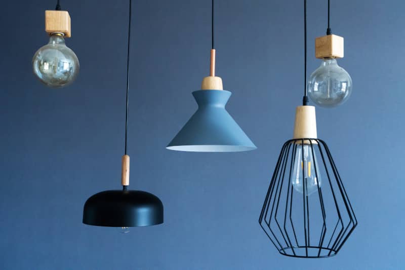 Drewniane i metalowe inspiracje do domu, czyli designerskie lampy do każdego wnętrza